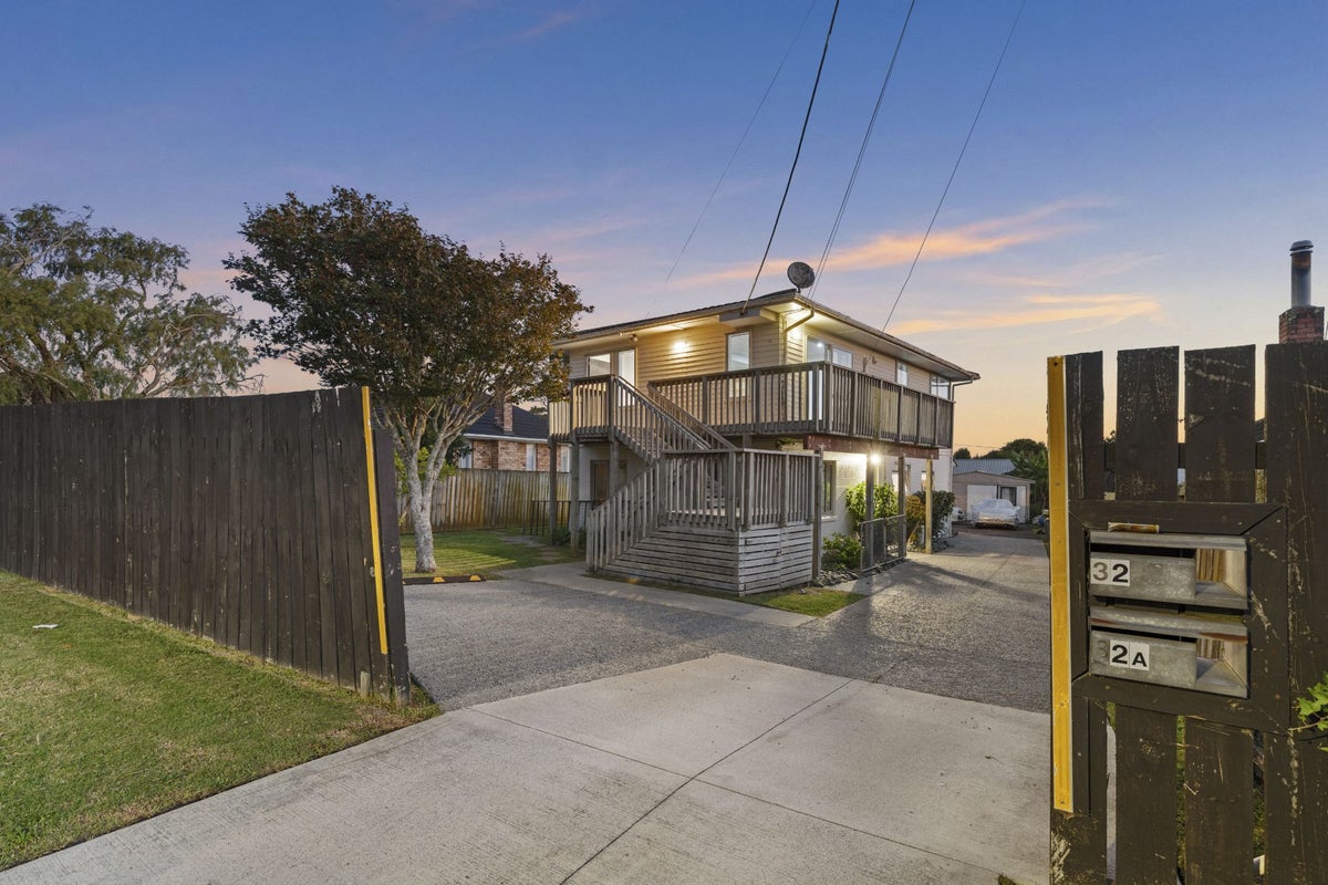 32 Strid Road, Te Atatu South, Auckland - Carousel 2