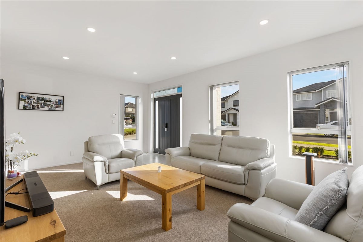 40 Timmer Road, Flat Bush, Auckland - Carousel 2