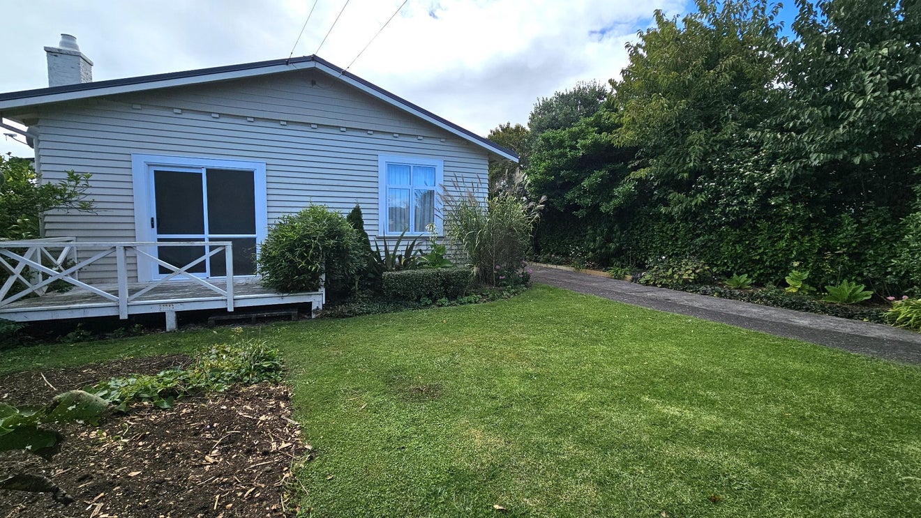 72 Broadway, Waitara, Waitara - Carousel 17