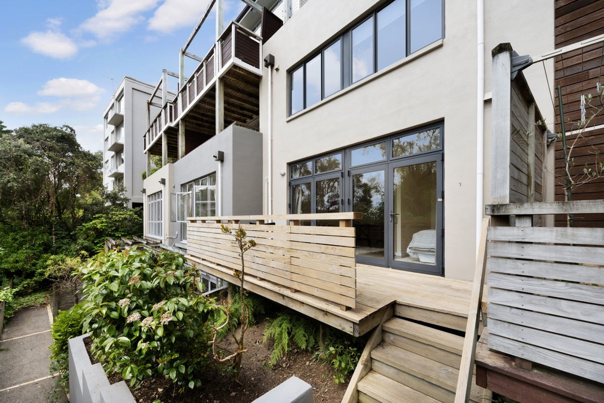 7/59 Mortimer Terrace, Brooklyn, Wellington - Carousel 1