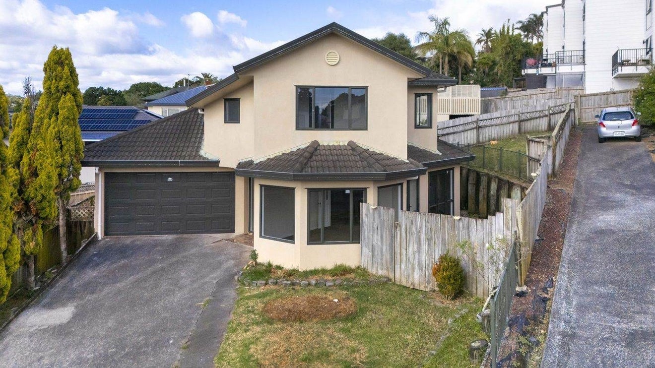 2/14 Mossop Rise, Glenfield, Auckland - Carousel 1
