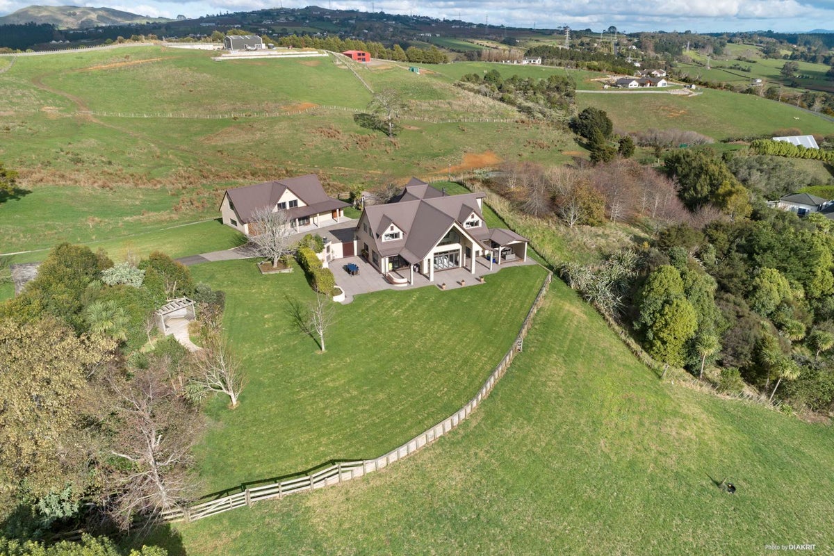 35 Matthew Whitford Drive, Drury - Carousel 1