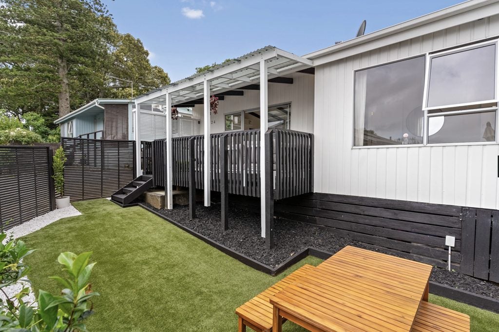 2/24 Arthur Street, Onehunga, Auckland - Carousel 2