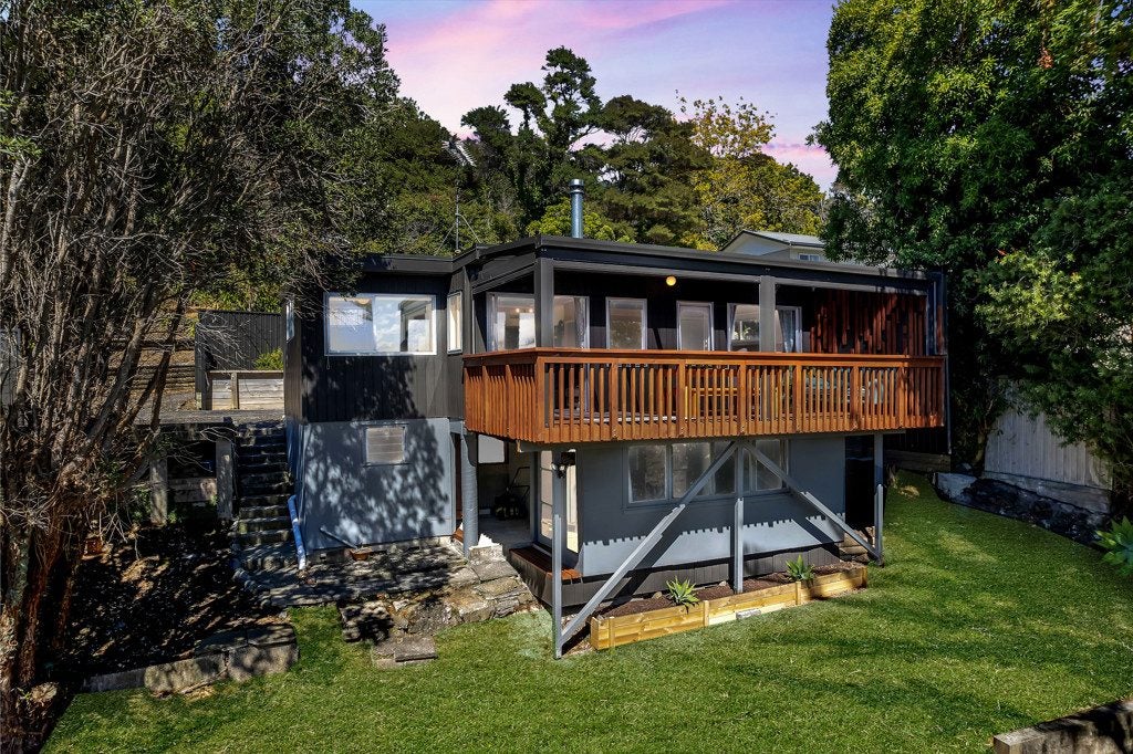 61 Hillcrest Road, Hatfields Beach, Orewa - Carousel 1
