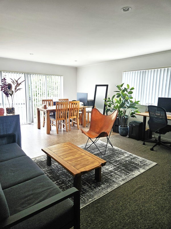 2/4 Dallan Place, Rosedale, Auckland - Carousel 2