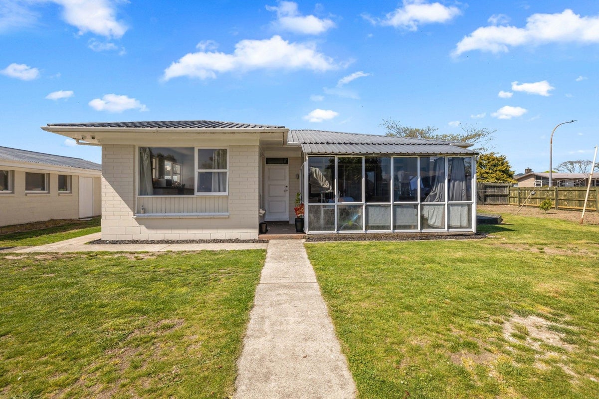 15 Compton Street, Fenton Park, Rotorua - Carousel 2