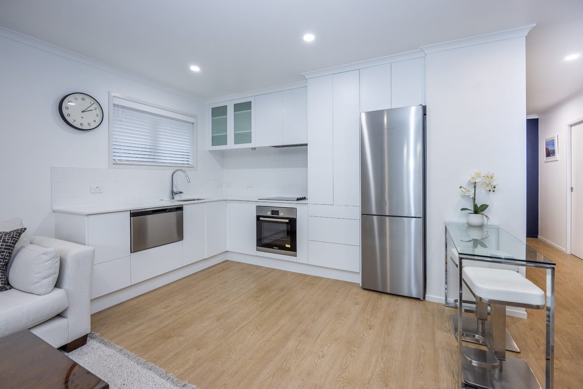104E MacFarlane Street, Hamilton East, Hamilton - Carousel 2