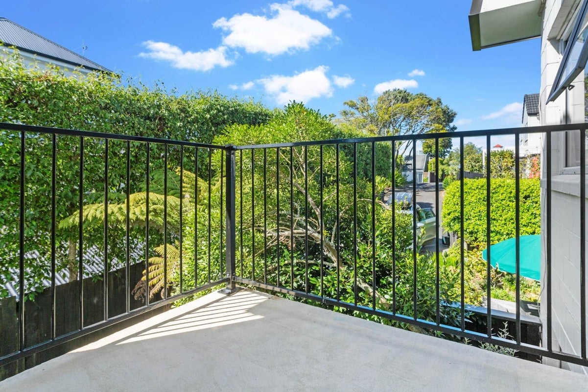 8/24A Hamilton Road, Herne Bay, Auckland - Carousel 2