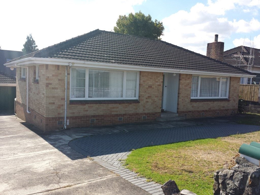12 Forest Lake Road, Forest Lake, Hamilton - Carousel 1