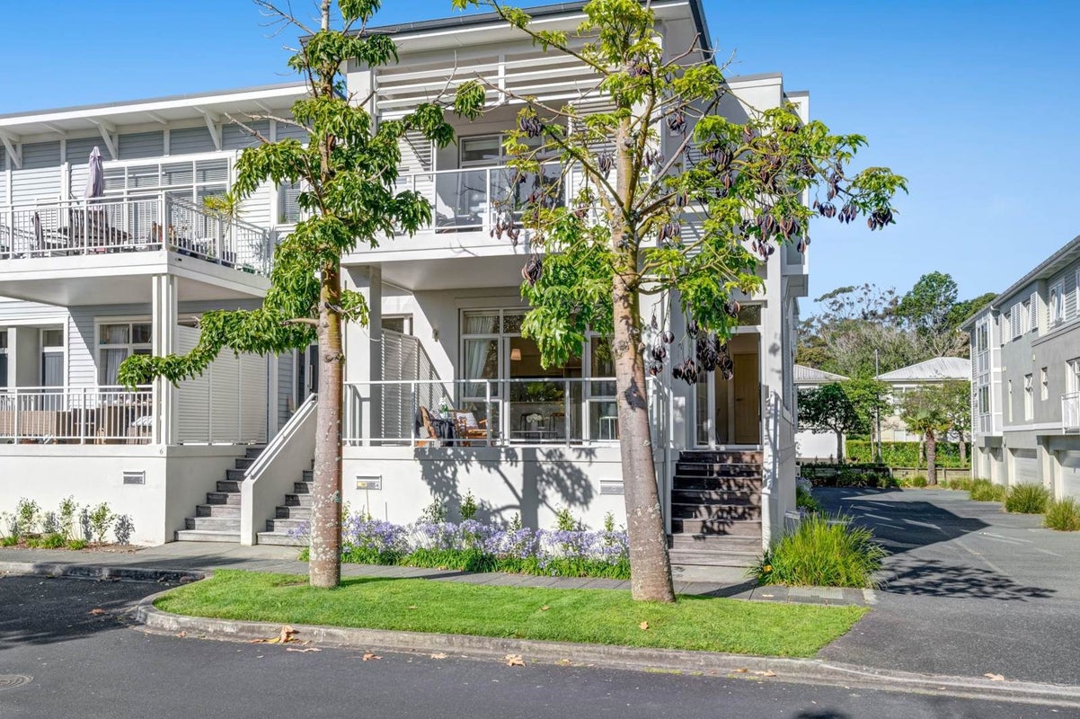 2 Parkside Drive, Orewa, Orewa - Carousel 1