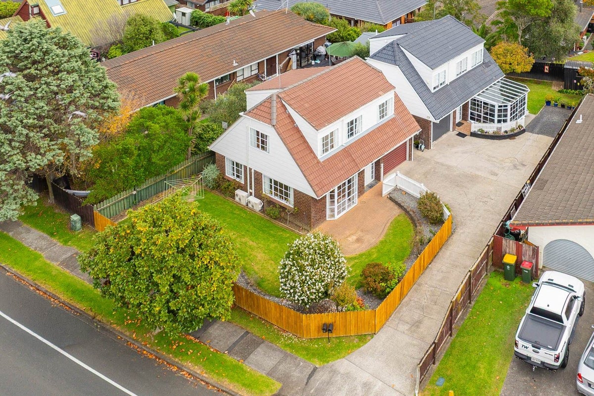 1/73 Botany Road, Botany Downs, Auckland - Carousel 2