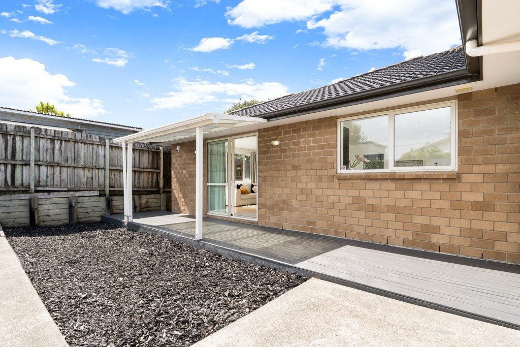 1D Kuaka Place, New Lynn, Auckland - Carousel 2