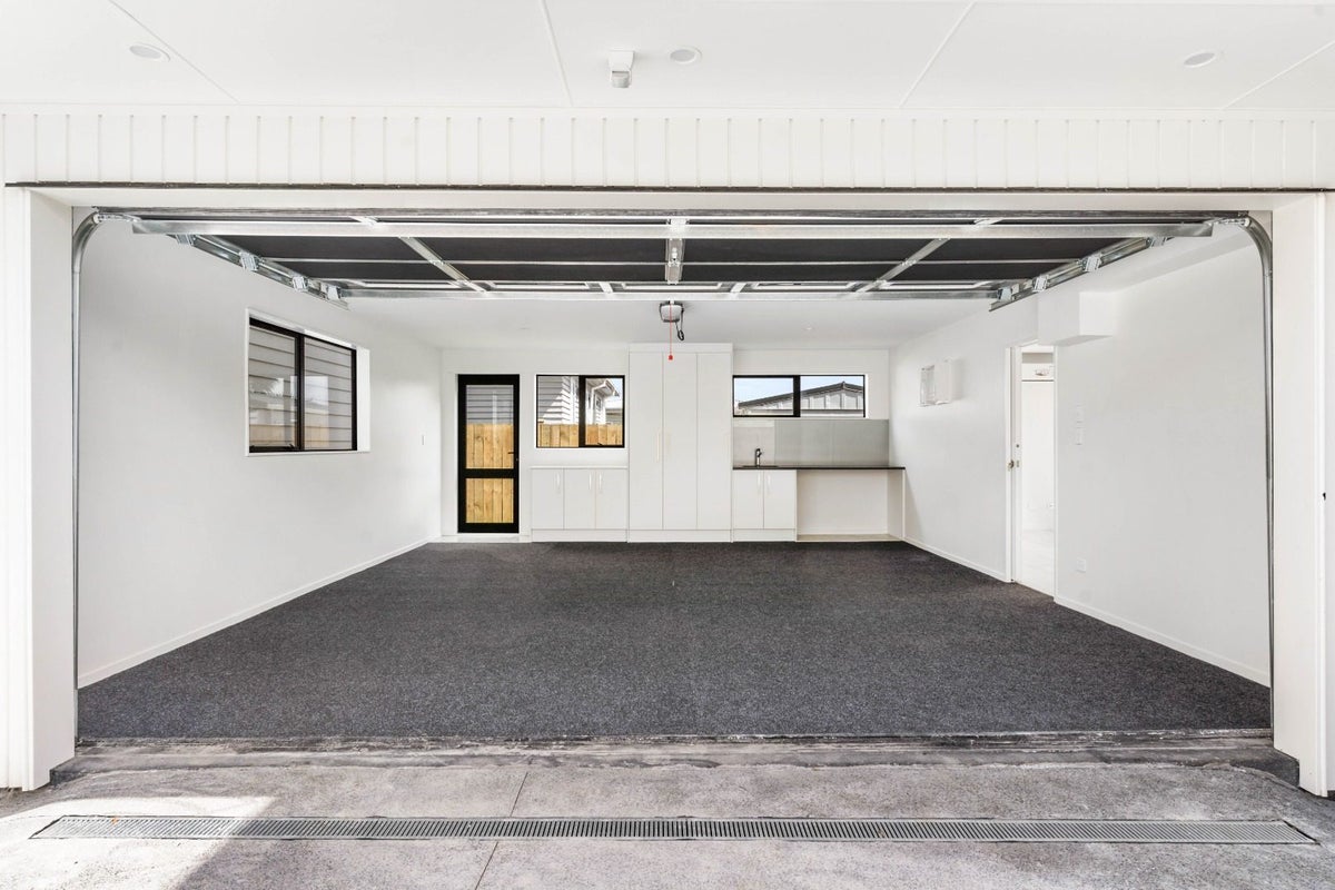 109 Point Chevalier Road, Point Chevalier, Auckland - Carousel 18