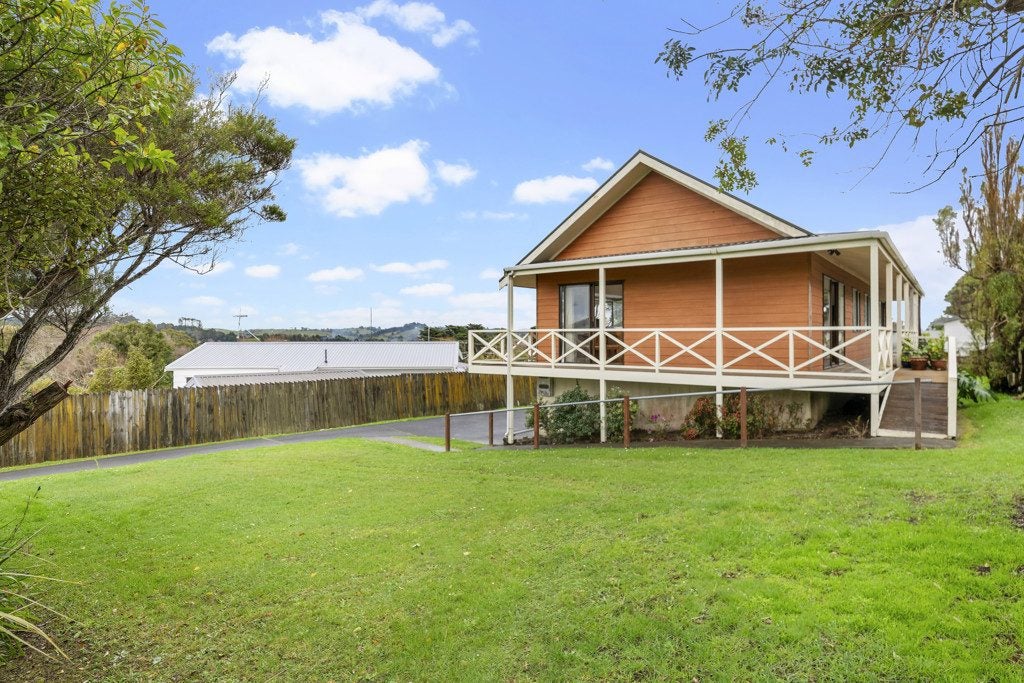 6 Melia Place, Stanmore Bay, Whangaparaoa - Carousel 2
