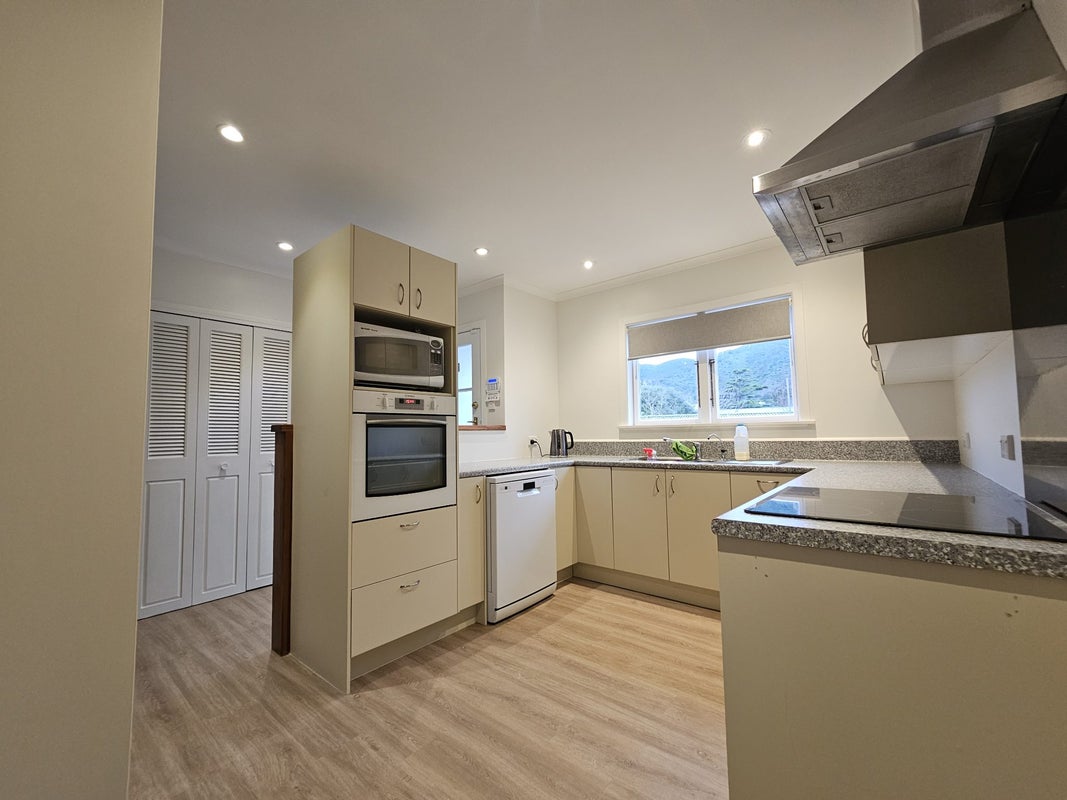 4 Miles Crescent, Wainuiomata, Lower Hutt - Carousel 12