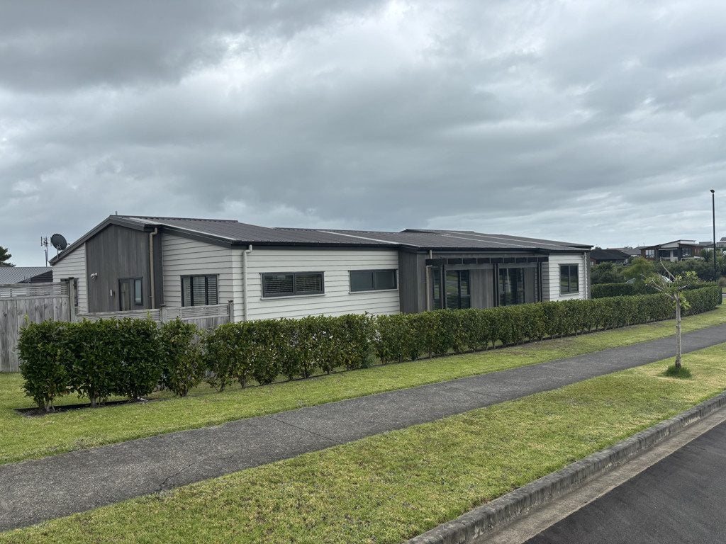 55 Kahawairahi Drive, Beachlands, Auckland - Carousel 1