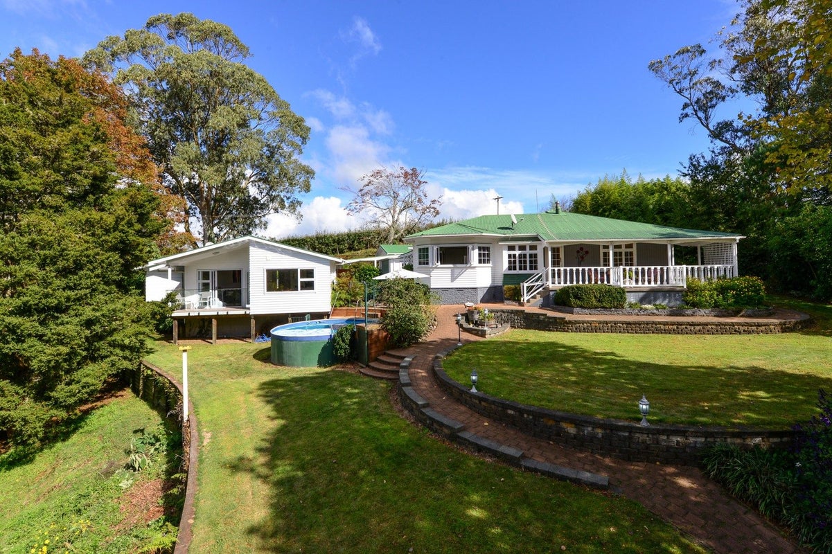 25 Taitua Road, Temple View, Hamilton - Carousel 1