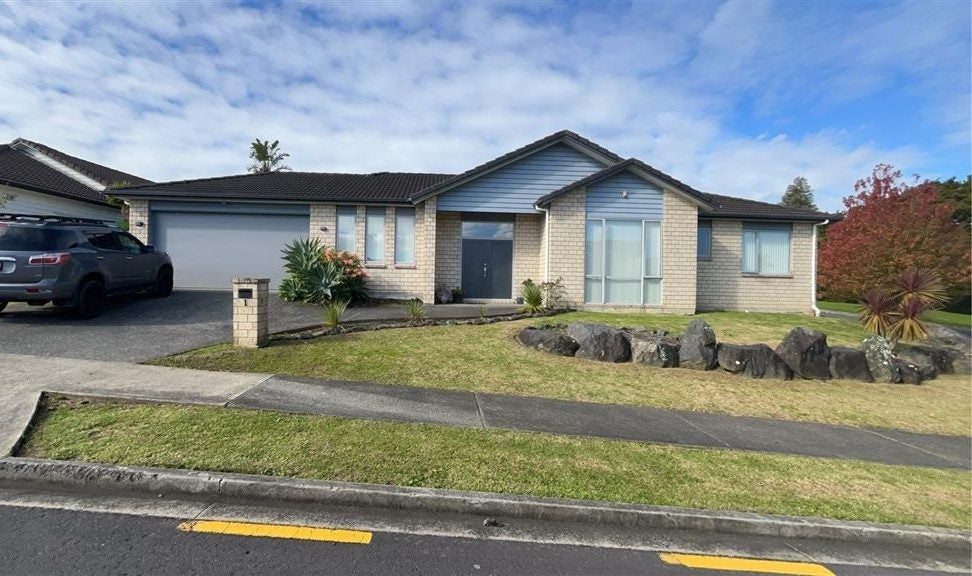 1 Savina Court, Flat Bush, Auckland - Carousel 1