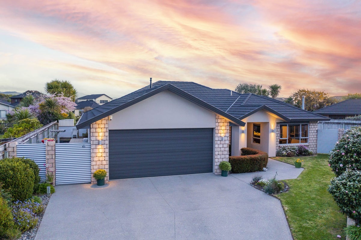 18 Consort Close, Paraparaumu Beach, Paraparaumu - Carousel 1