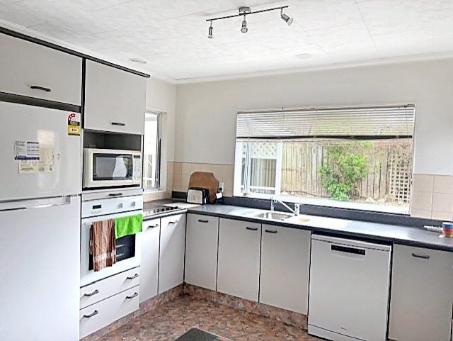 129 Seabury Avenue, Foxton Beach, Foxton - Carousel 2