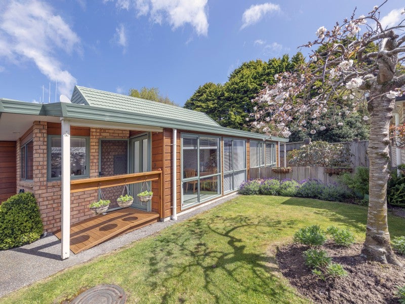 72/42 Main Road, Tawa, Wellington - Carousel 1