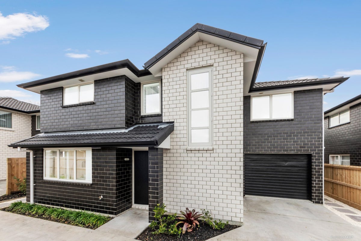 32A Daventry Street, Waterview, Auckland - Carousel 1