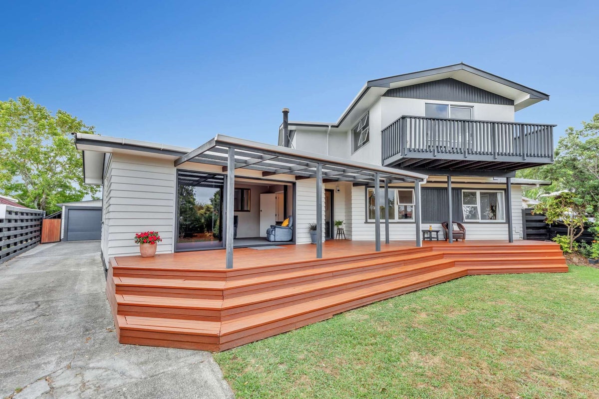 8 Cohen Place, Milson, Palmerston North - Carousel 1