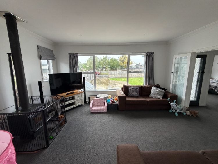 30 Sheffield Street, Awapuni, Palmerston North - Carousel 2