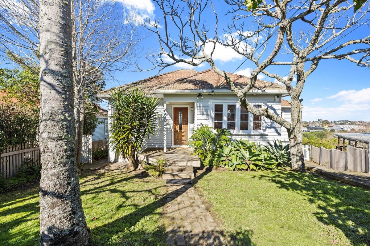 26 Sunny Brae Crescent, Westmere, Auckland - Carousel 1