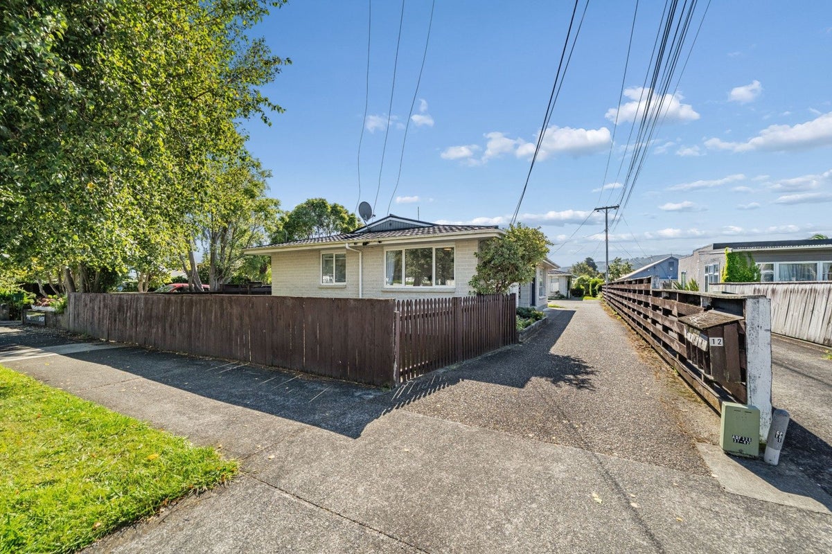 1/12 Wilford Street, Wallaceville, Upper Hutt - Carousel 9