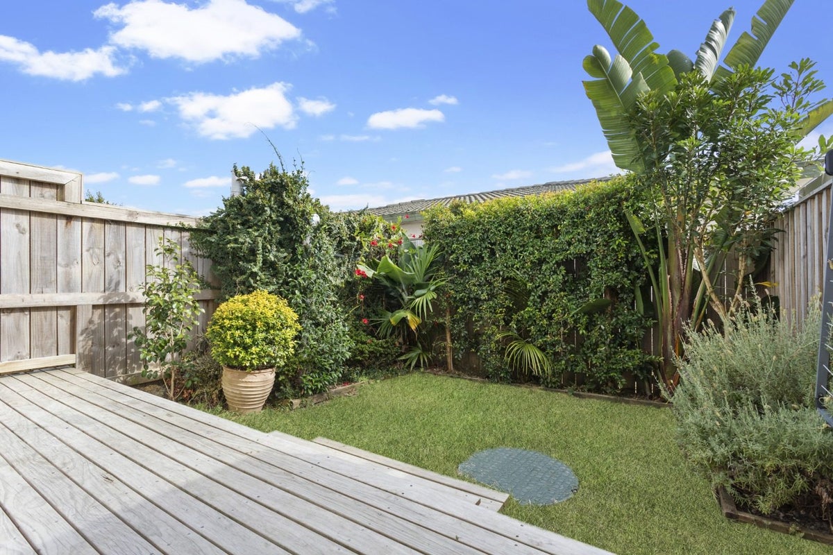 7/112 Astley Avenue, New Lynn, Auckland - Carousel 2
