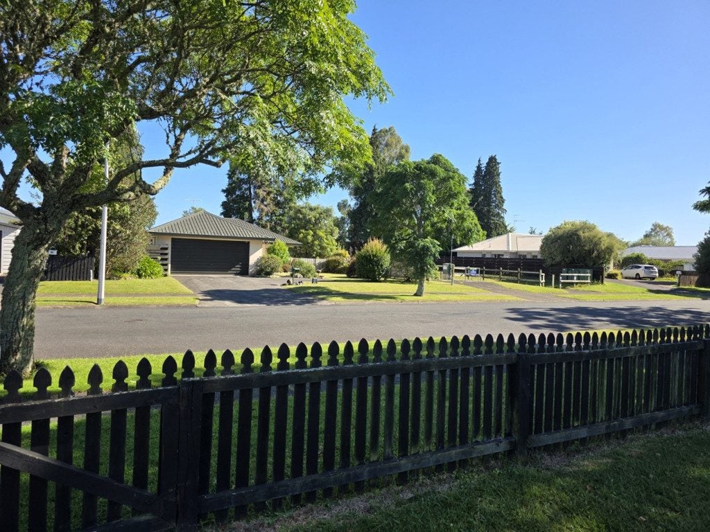 32A Aquarius Drive, Kawaha Point, Rotorua - Carousel 2