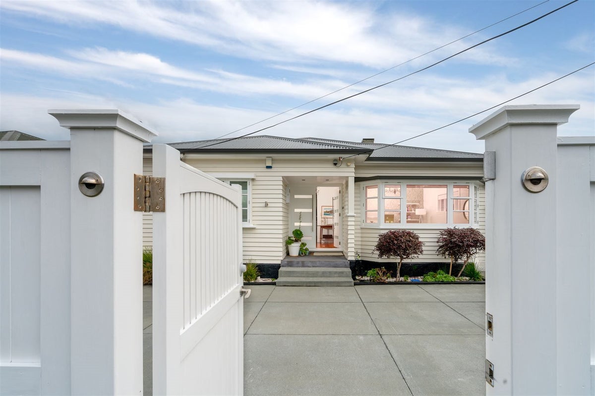 10 Bentinck Avenue, Strathmore Park, Wellington - Carousel 1