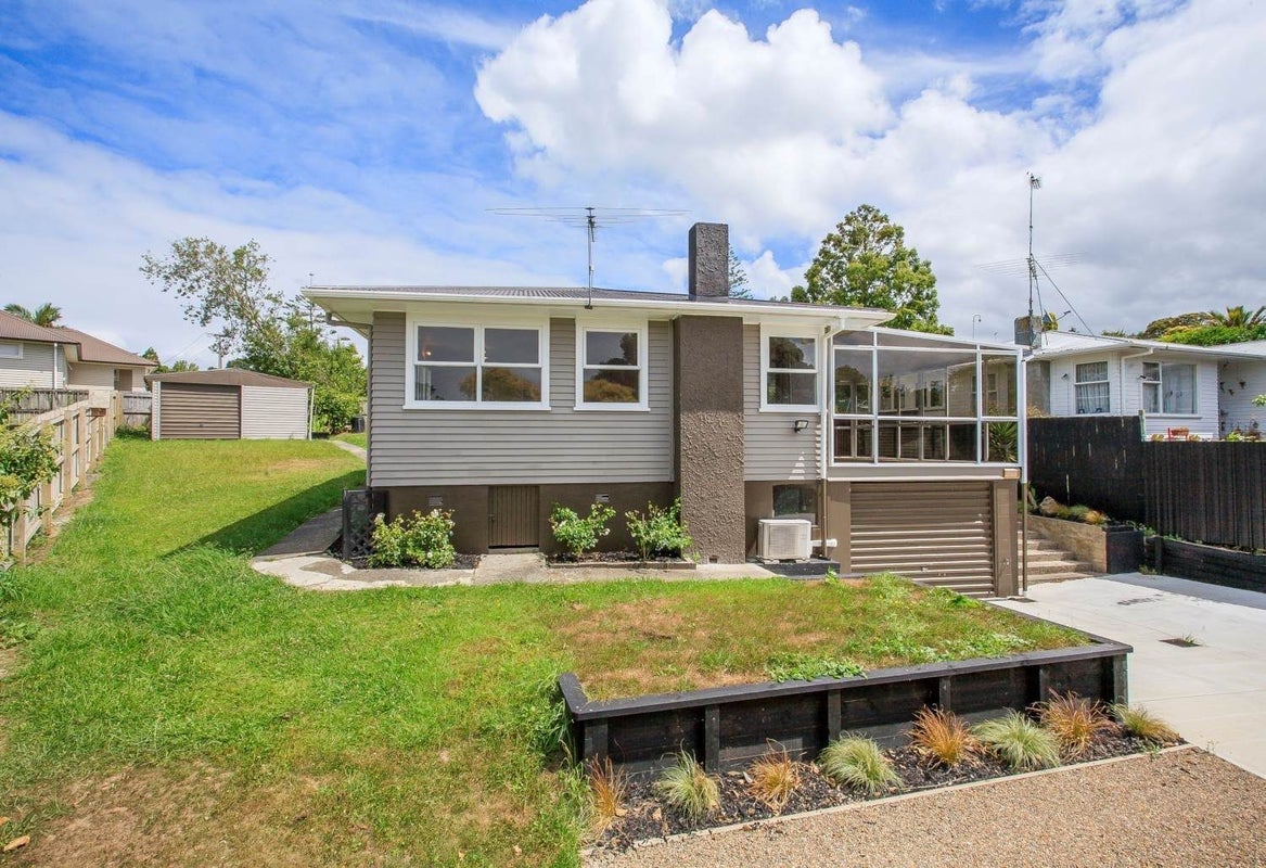 17 Aplin Place, Birkdale, Auckland - Carousel 2