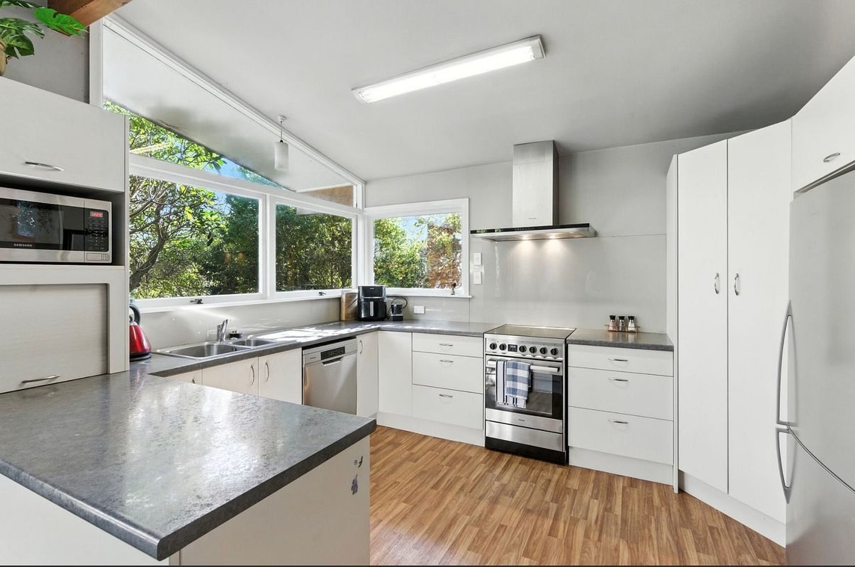 8 Hartford Street, Burnside, Christchurch - Carousel 2