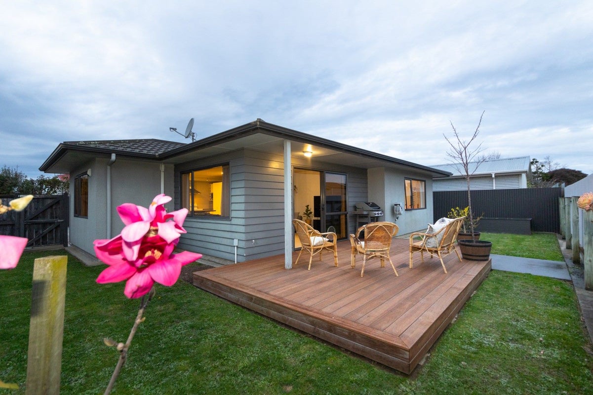 47 Lancaster Street, Takaro, Palmerston North - Carousel 1