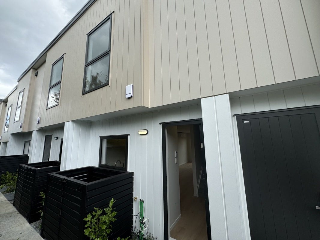 6/320 Rangatira Road, Beach Haven, Auckland - Carousel 2