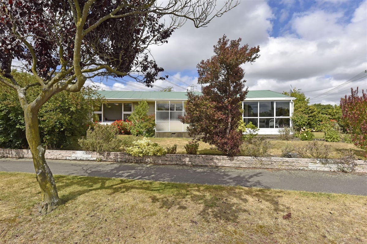 1 Appleby Crescent, Burnside, Christchurch - Carousel 1