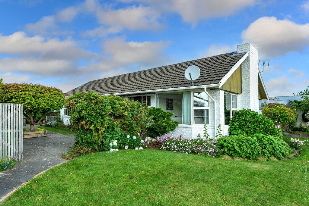 16 Freebairn Street, Redwood, Christchurch - Carousel 1