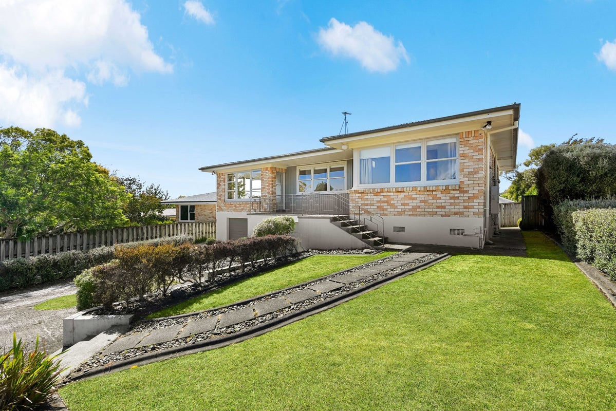 51 Flynn Road, Hillcrest, Hamilton - Carousel 1