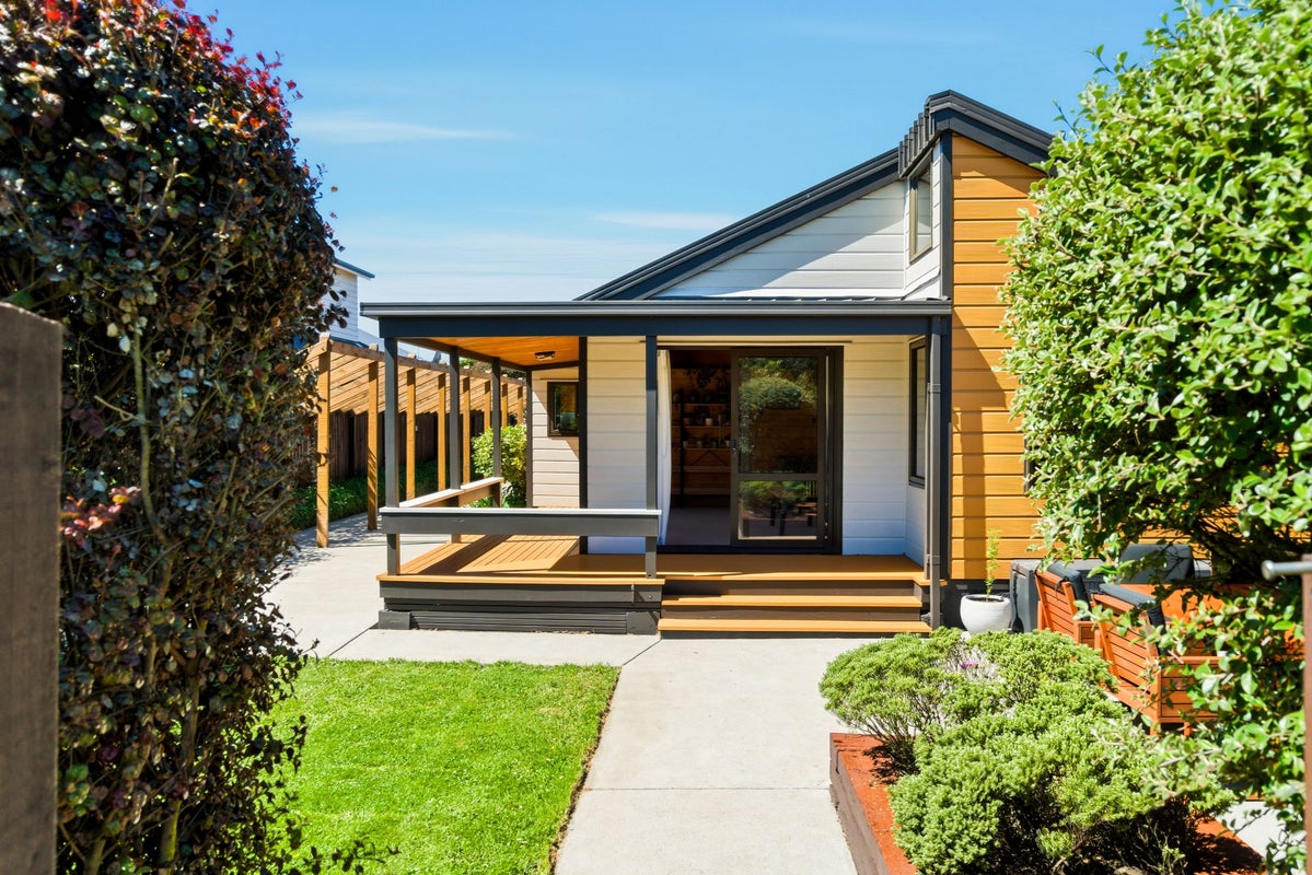 2/238 Estuary Road, South New Brighton, Christchurch - Carousel 2