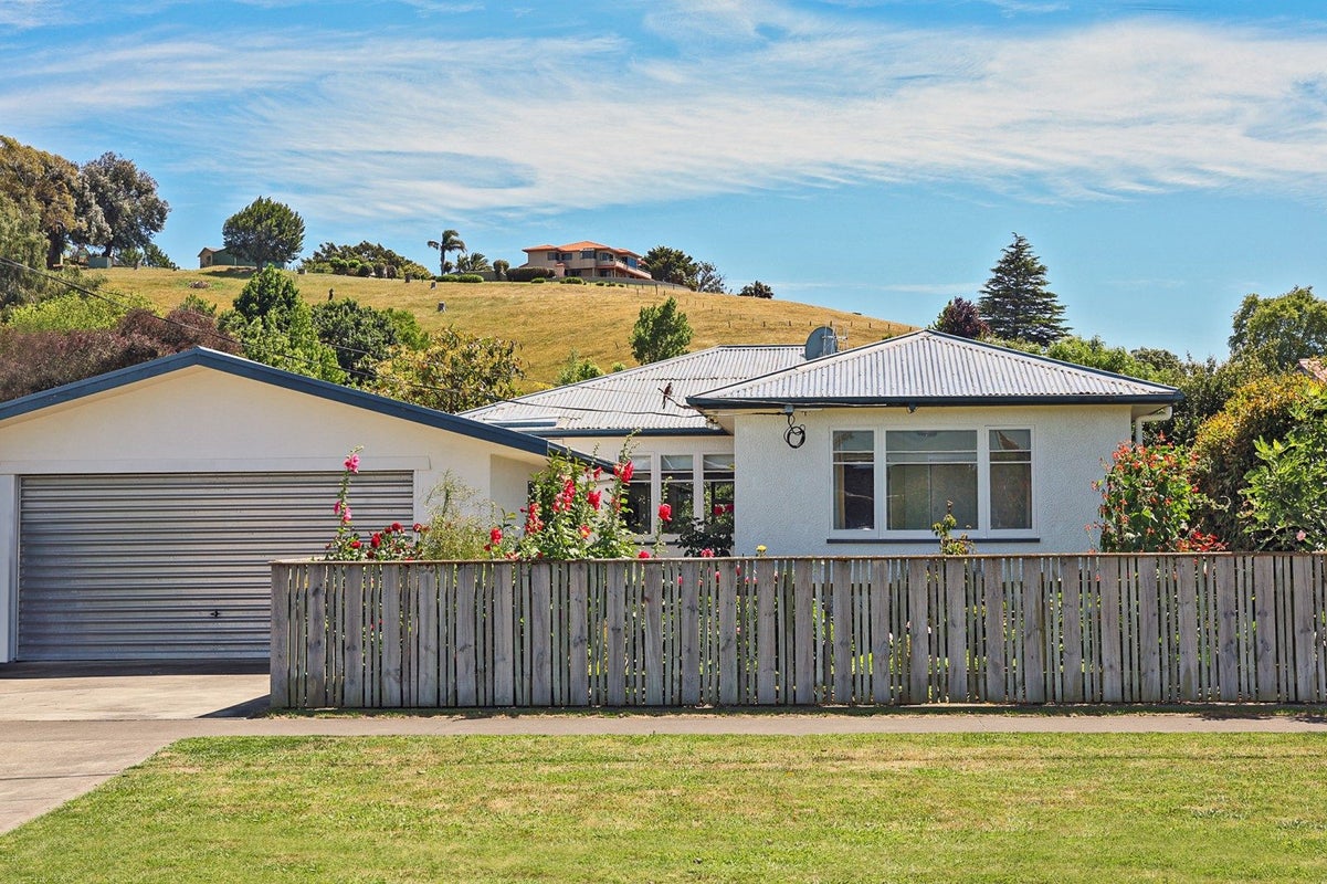 15 Golding Road, Taradale, Napier - Carousel 2