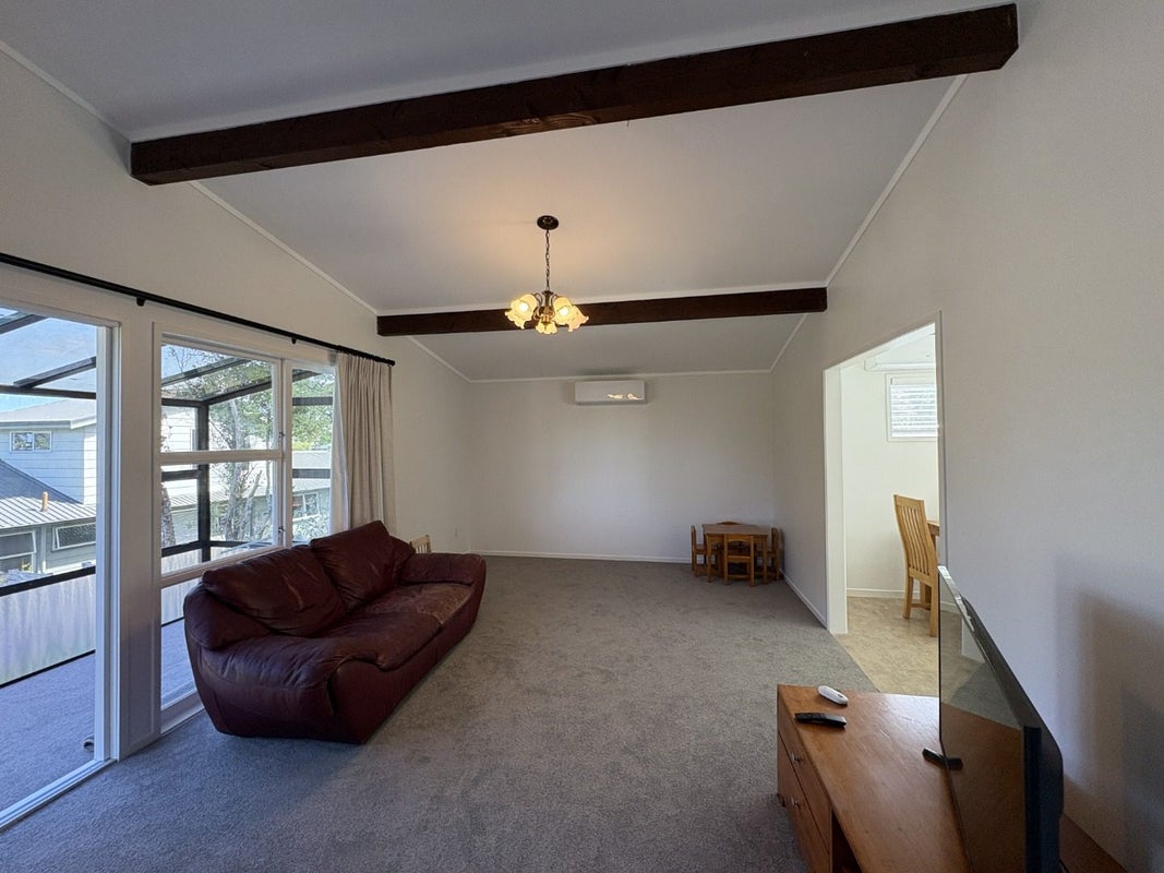 54 Finnerty Avenue, Howick, Auckland - Carousel 2