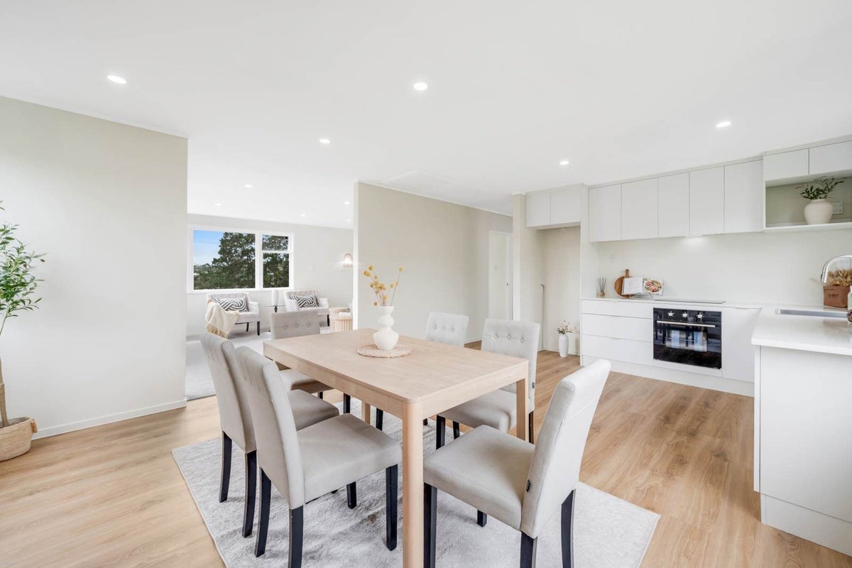 14 Lysander Crescent, Beach Haven, Auckland - Carousel 1