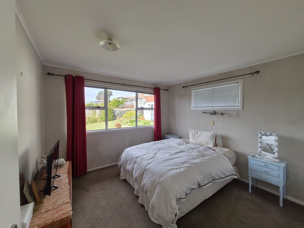 1/17 Scarboro Terrace, Murrays Bay, Auckland - Carousel 7