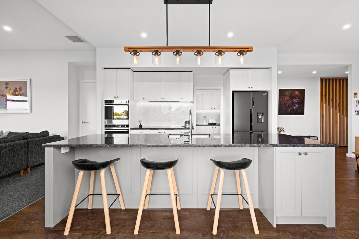 3 Ridgeway Terrace, Taradale, Napier - Carousel 2