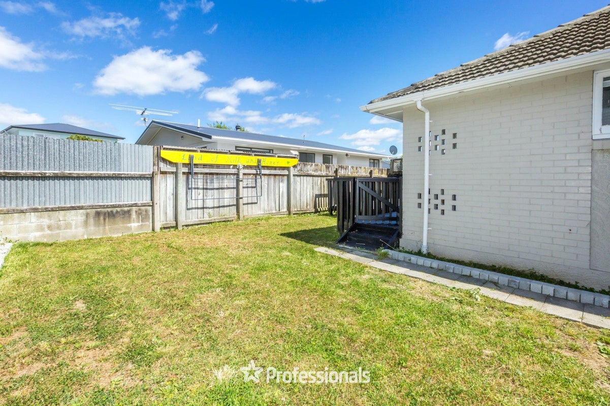 1/15A LANE Street, Wallaceville, Upper Hutt - Carousel 15
