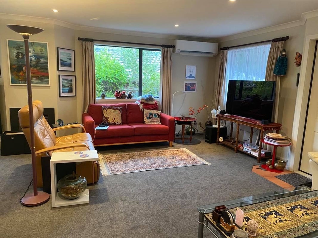 33A Forest Road, Pinehaven, Upper Hutt - Carousel 1