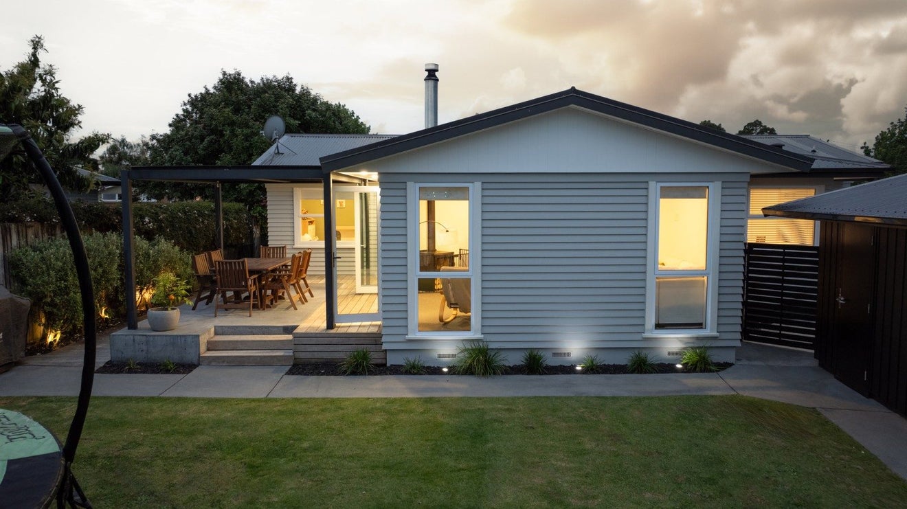 22 Te Anau Place, Glenview, Hamilton - Carousel 1