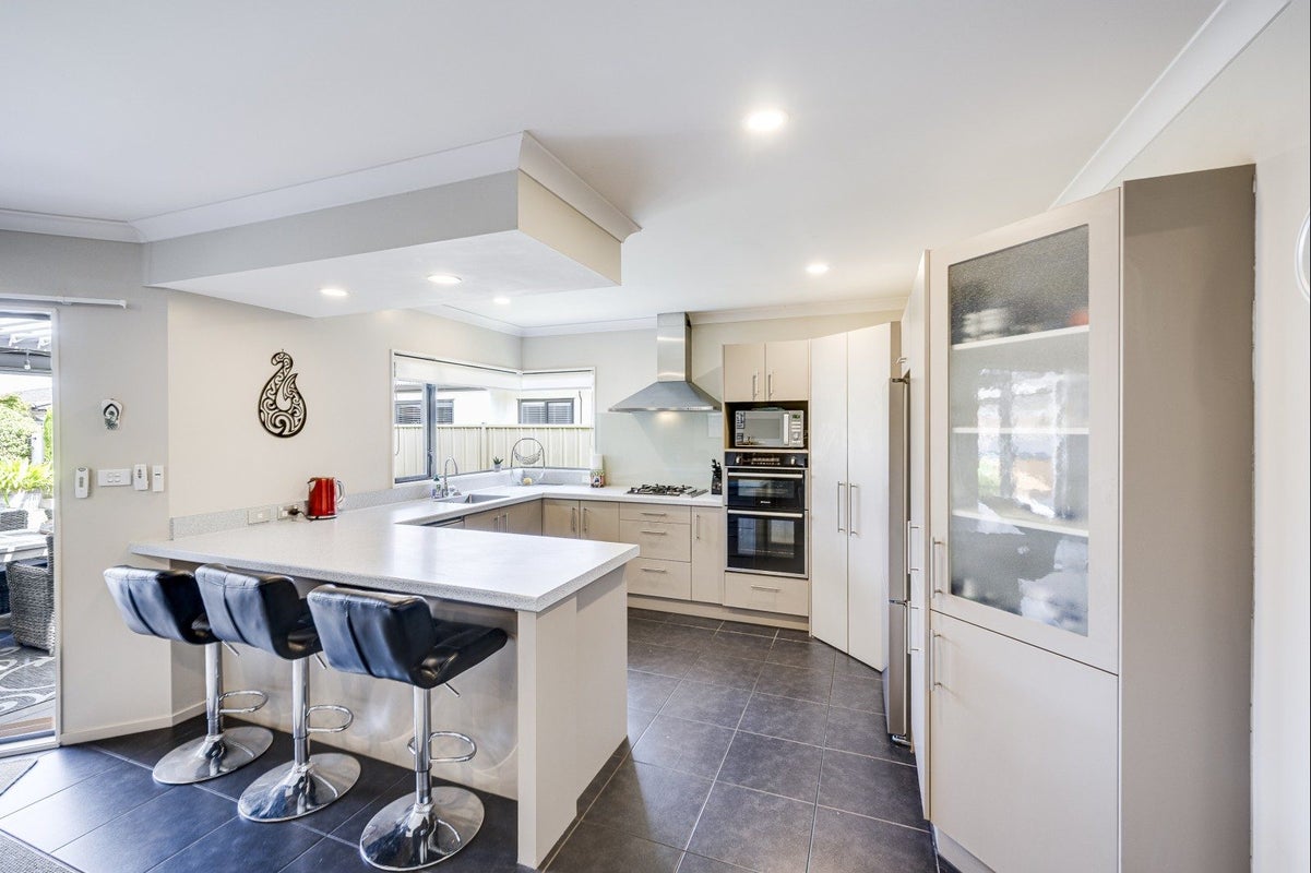 15 Pania Place, Poraiti, Napier - Carousel 2
